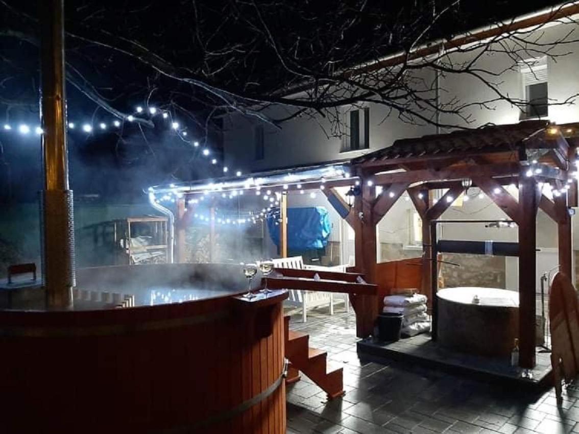 E-Tekergok Haza Hotel Bukkzserc Buitenkant foto