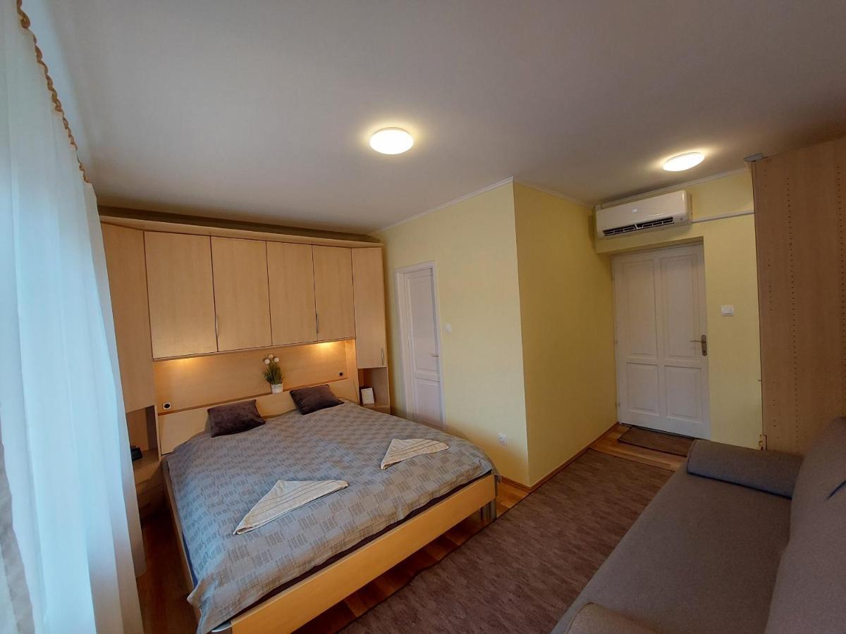 E-Tekergok Haza Hotel Bukkzserc Buitenkant foto