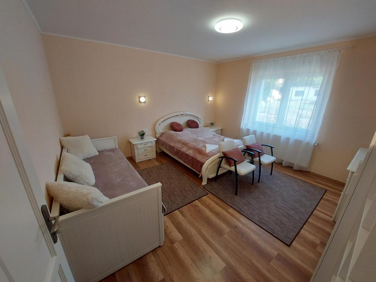 E-Tekergok Haza Hotel Bukkzserc Buitenkant foto